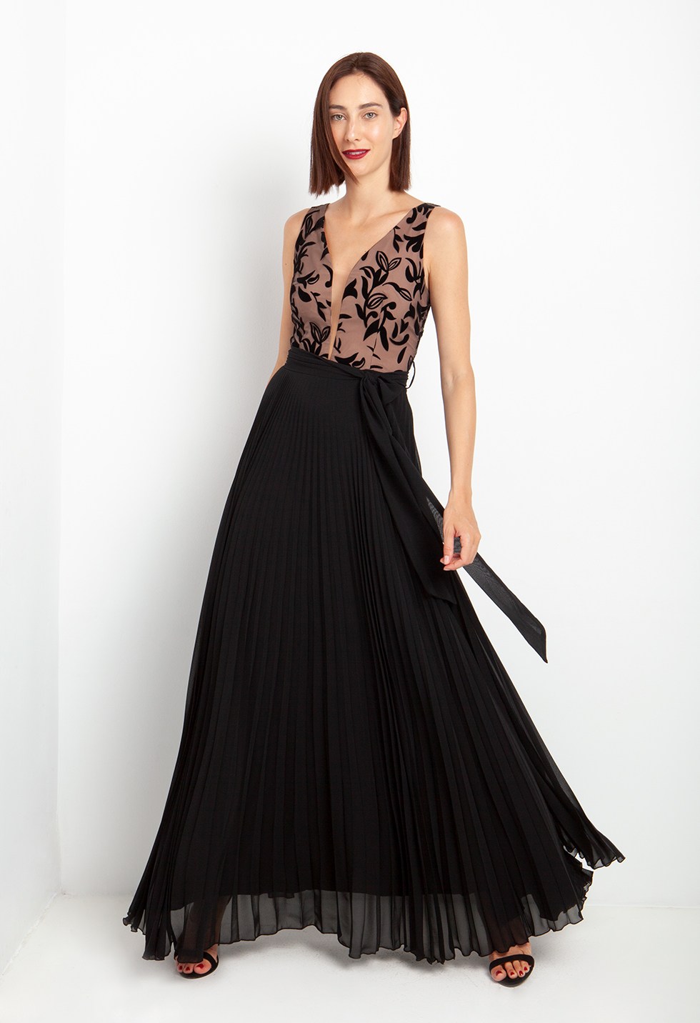 Μαύρο πλισέ φόρεμα με δαντέλα image 4